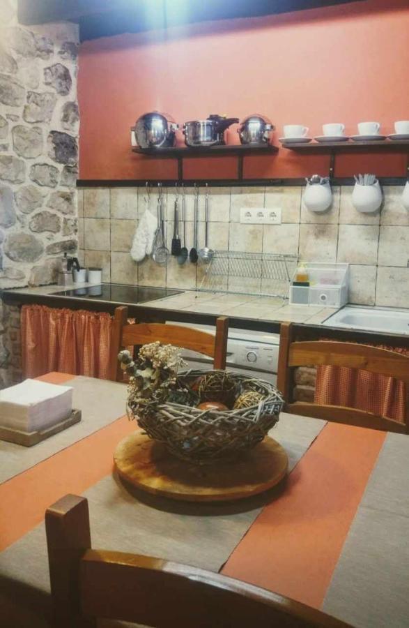 La Gesta Picos De Europa Villa Poo  Luaran gambar